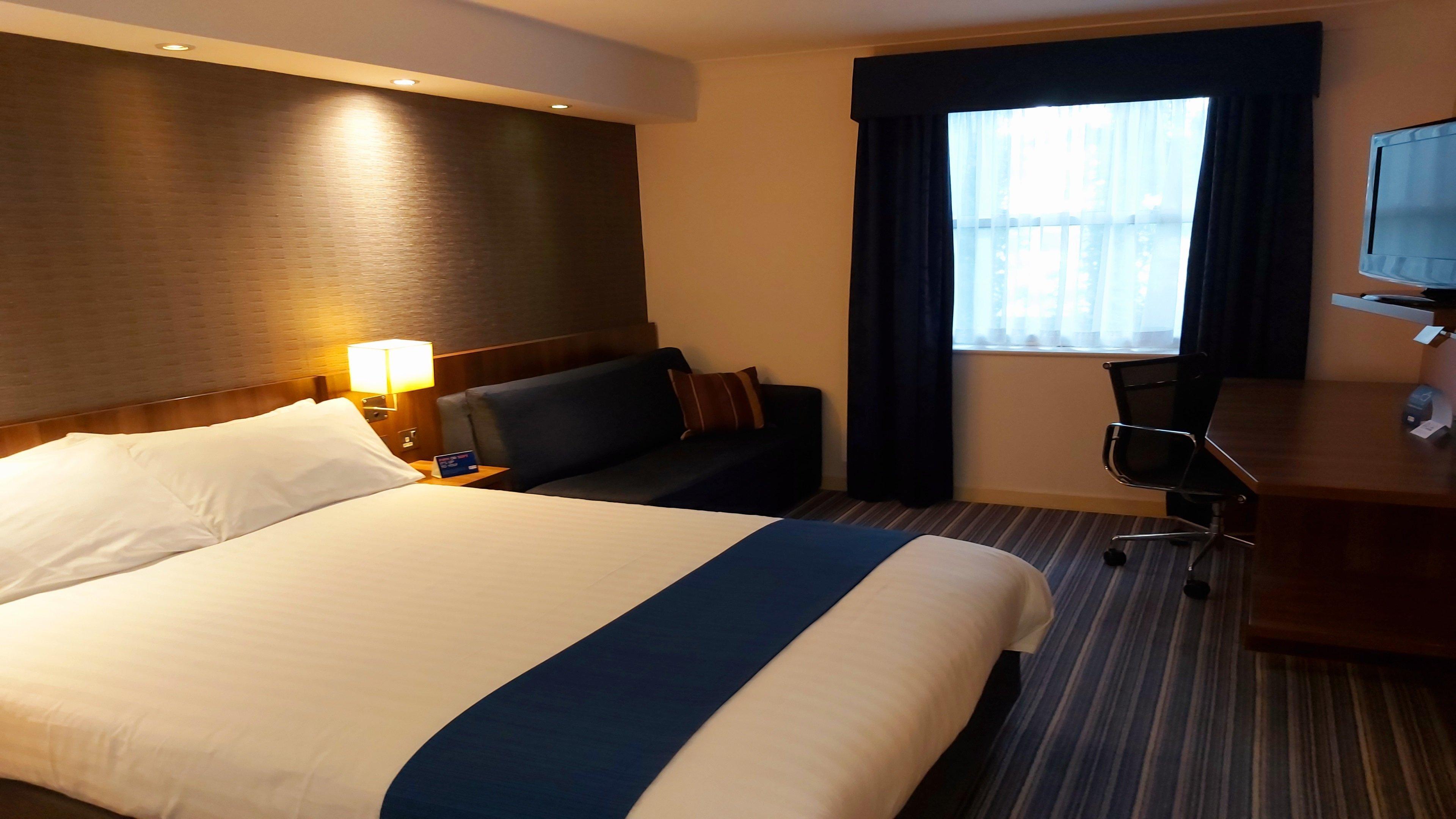 Hotel Express Leeds-east By Ihg 3*