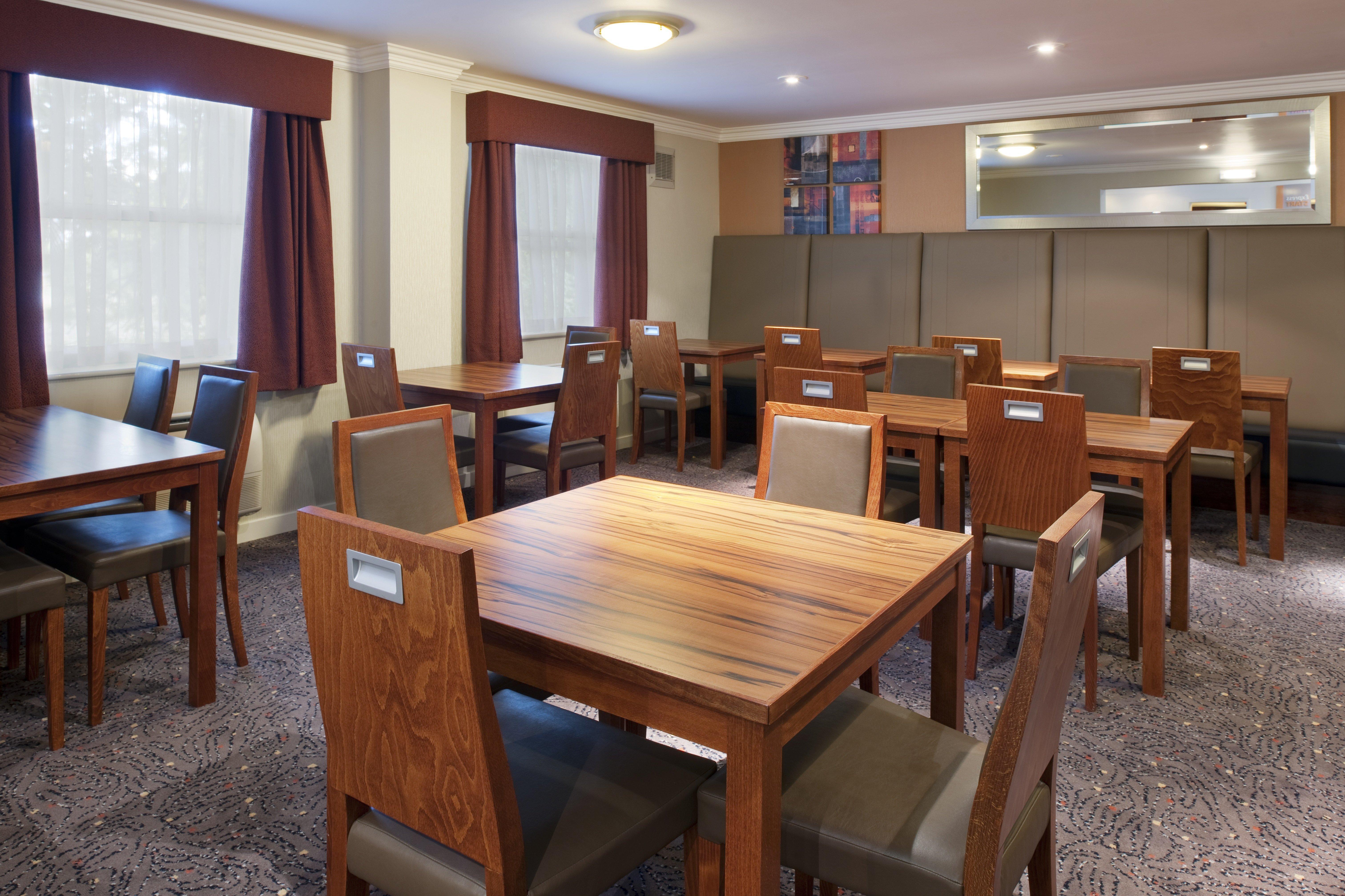 Express Leeds-east By Ihg Hotel
